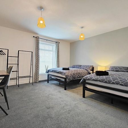 Willa Stott House - Bright Spacious Townhouse 15 Minutes To Central Manchester With Free Parking Zewnętrze zdjęcie