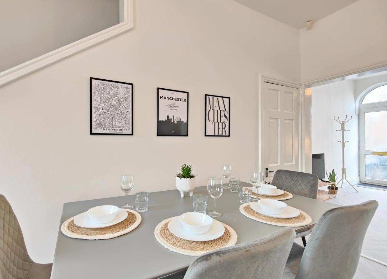 Willa Stott House - Bright Spacious Townhouse 15 Minutes To Central Manchester With Free Parking Zewnętrze zdjęcie