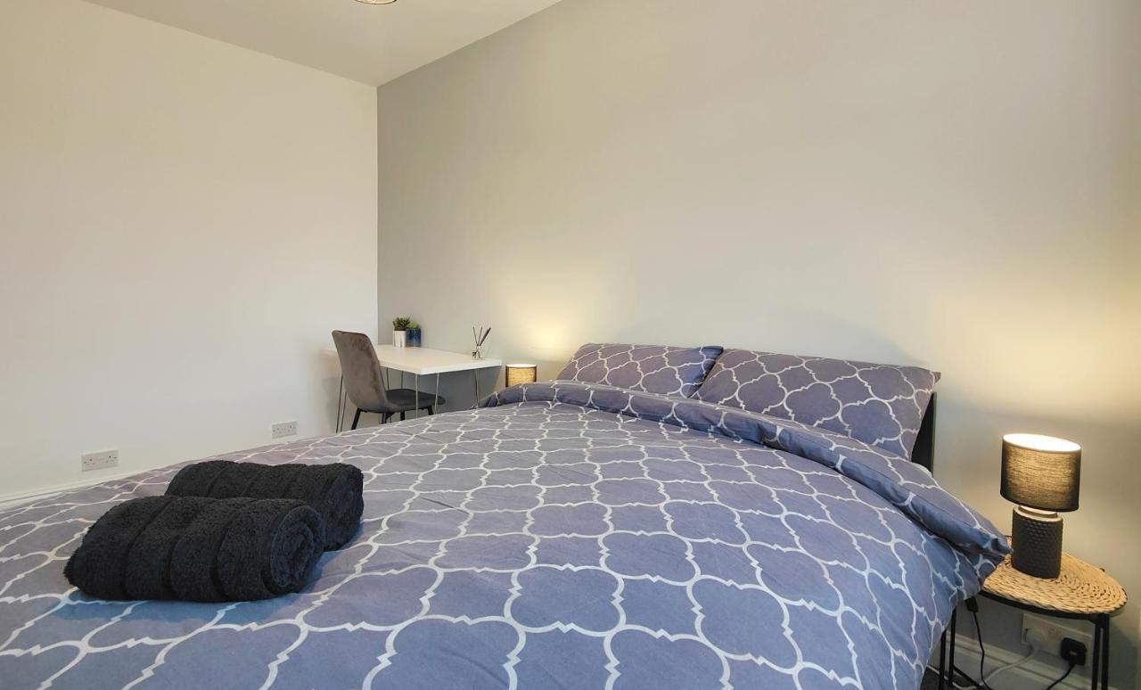 Willa Stott House - Bright Spacious Townhouse 15 Minutes To Central Manchester With Free Parking Zewnętrze zdjęcie