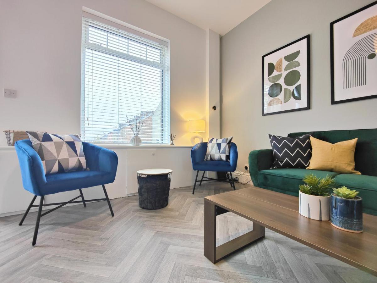 Willa Stott House - Bright Spacious Townhouse 15 Minutes To Central Manchester With Free Parking Zewnętrze zdjęcie