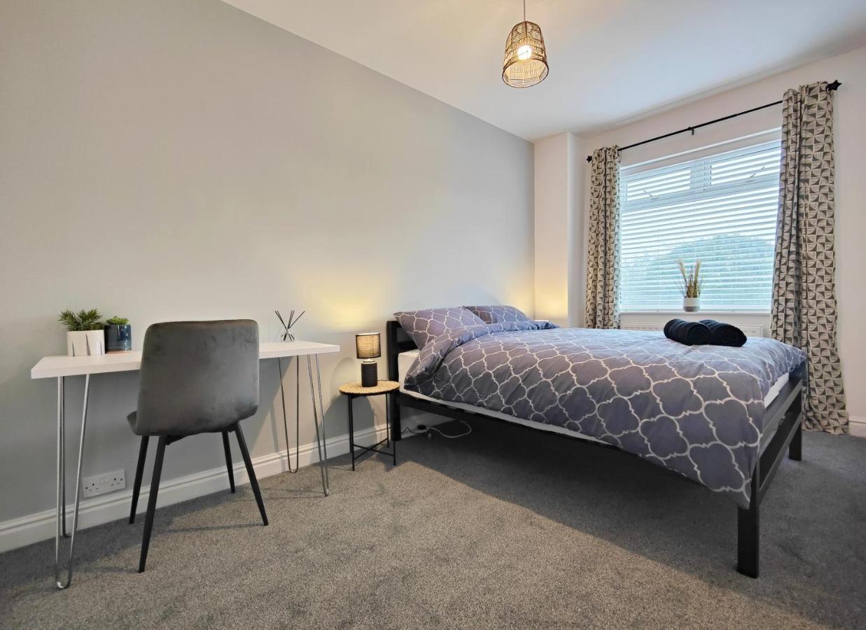 Willa Stott House - Bright Spacious Townhouse 15 Minutes To Central Manchester With Free Parking Zewnętrze zdjęcie