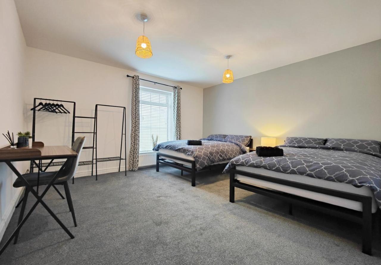 Willa Stott House - Bright Spacious Townhouse 15 Minutes To Central Manchester With Free Parking Zewnętrze zdjęcie